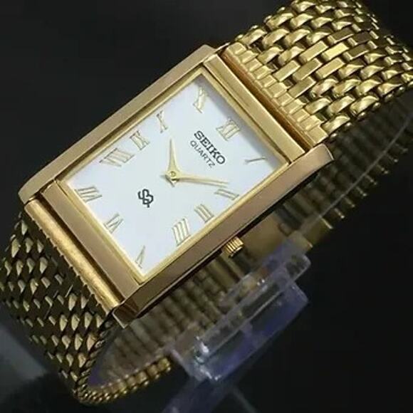 Vintage Style Seiko Quartz Mens Gold Watch & White accents W/ Metal Strap